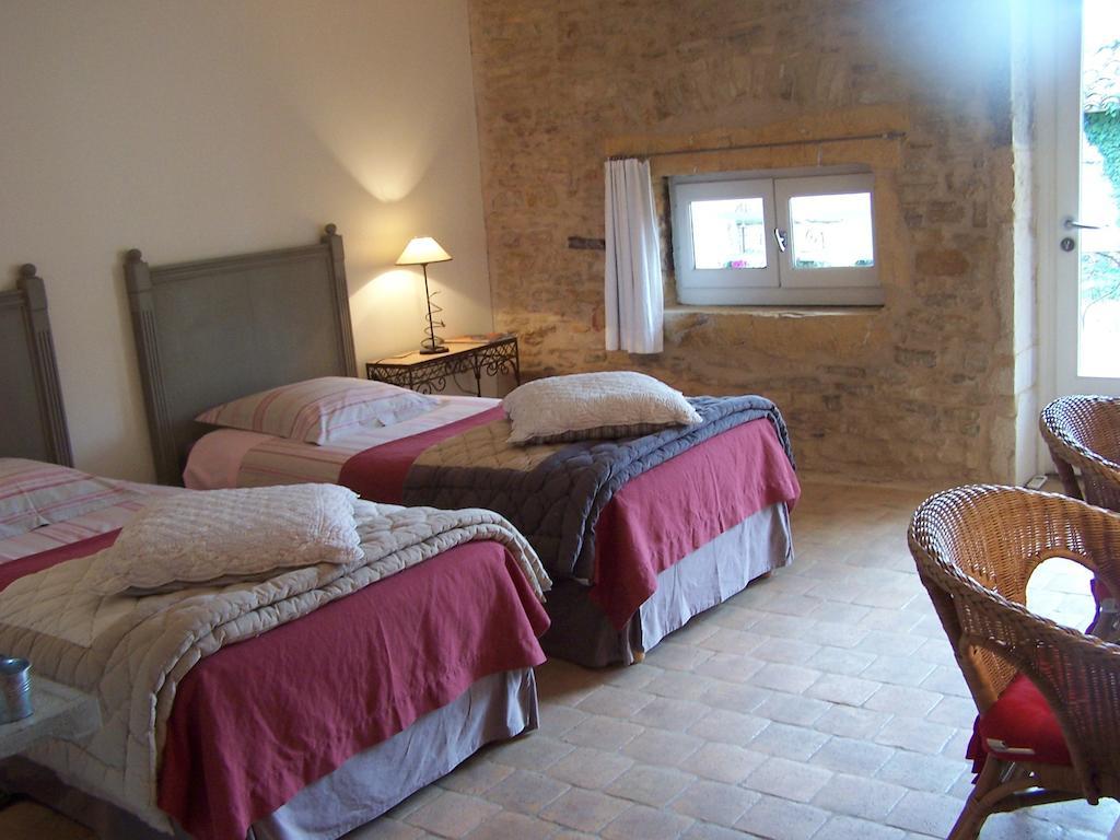 Clos De Pomeir Guest House Pommiers  Room photo