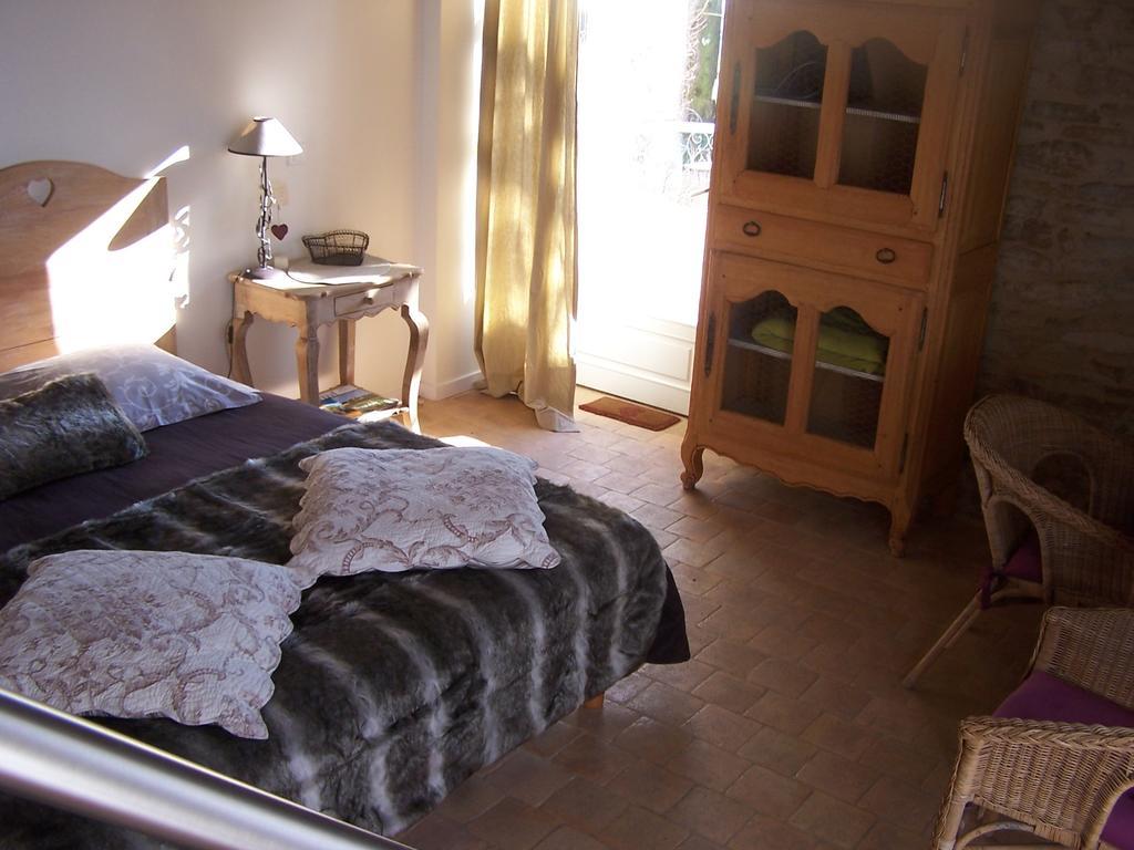 Clos De Pomeir Guest House Pommiers  Exterior photo